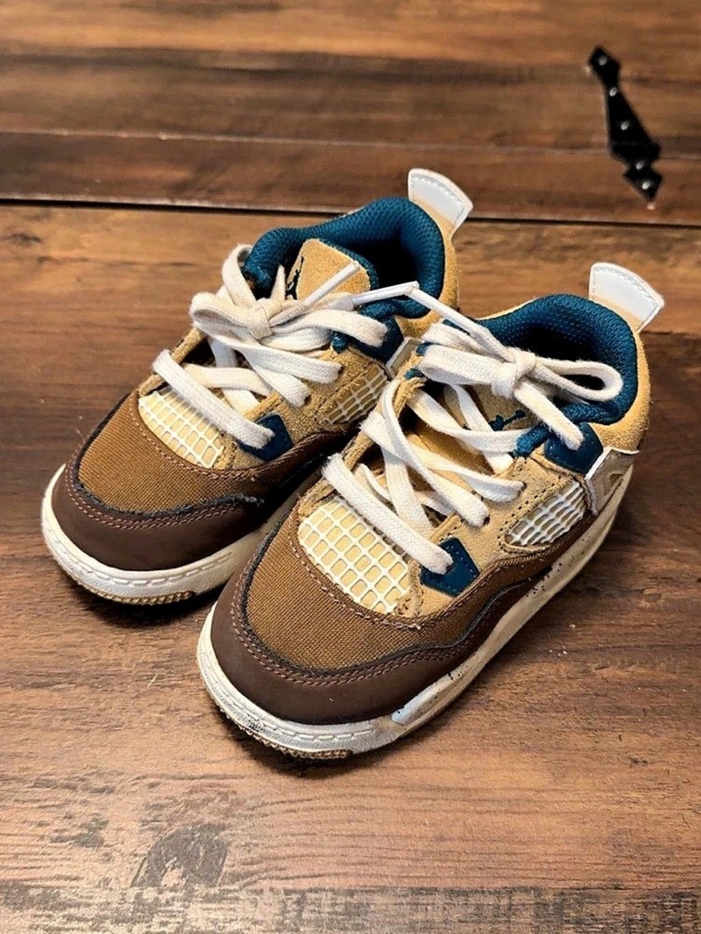 Jordan Air Jordan 4 Retro Brown & Blue Sneakers